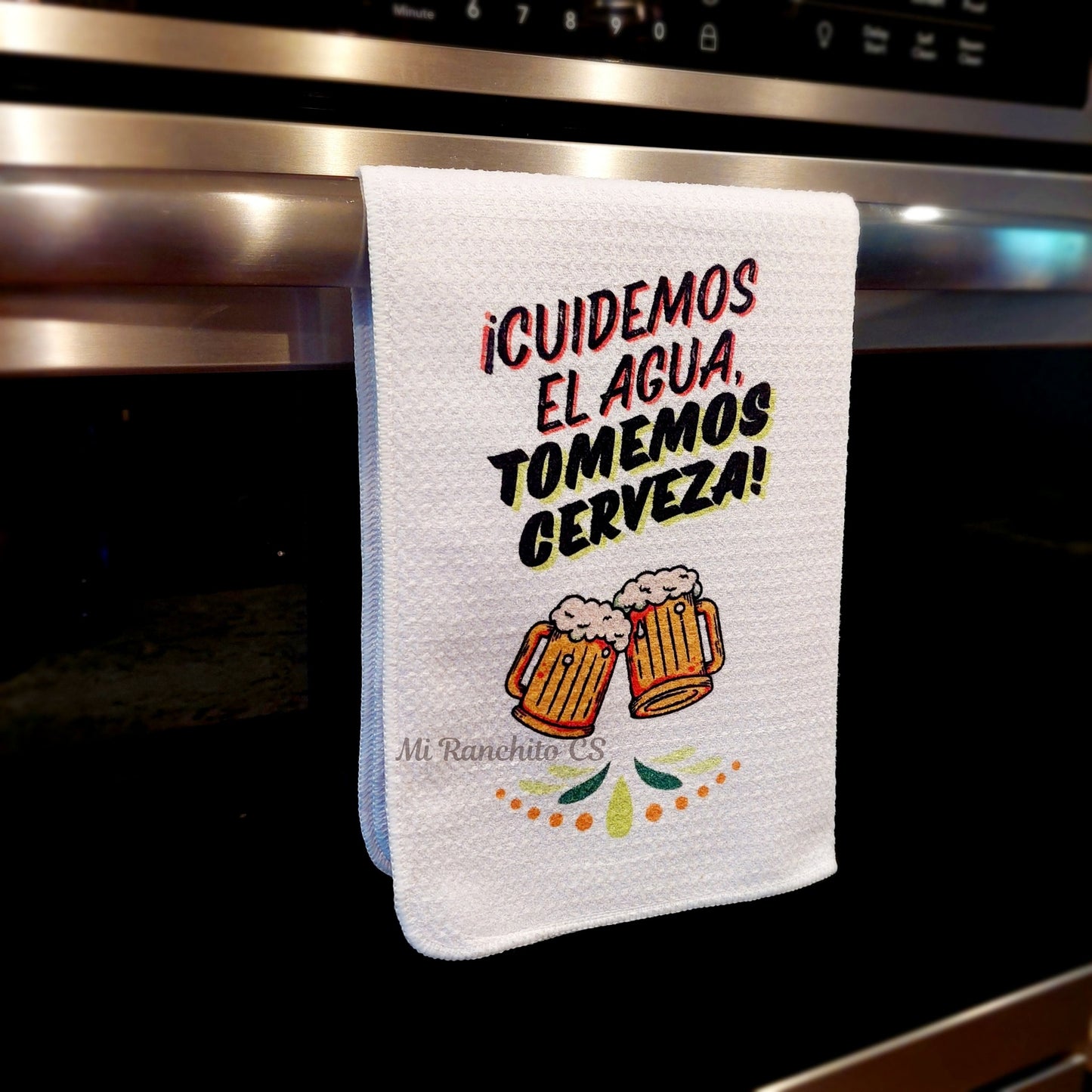 ¡Cuidemos el agua, tomemos cerveza! - Kitchen Towel