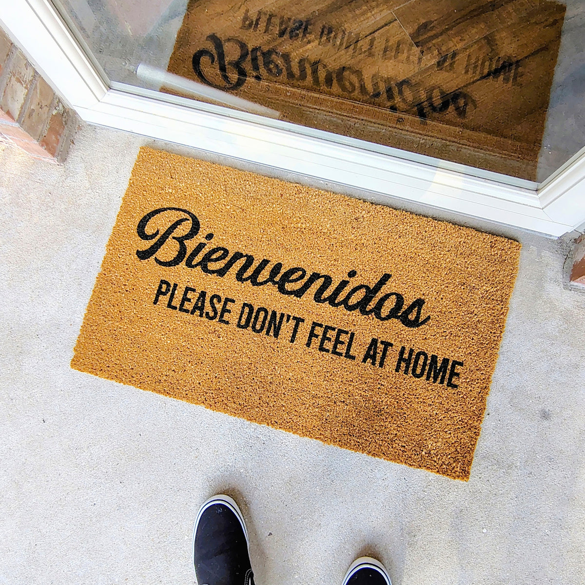 Bienvenidos please don't feel at home - Doormat